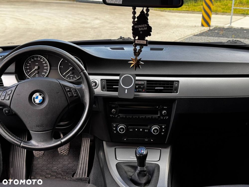 BMW Seria 3 318d - 13