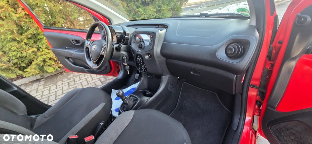 Toyota Aygo x-trend - 33