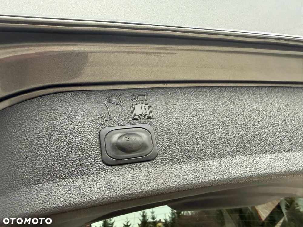 Ford Kuga 2.0 TDCi 4x4 SYNC - 39