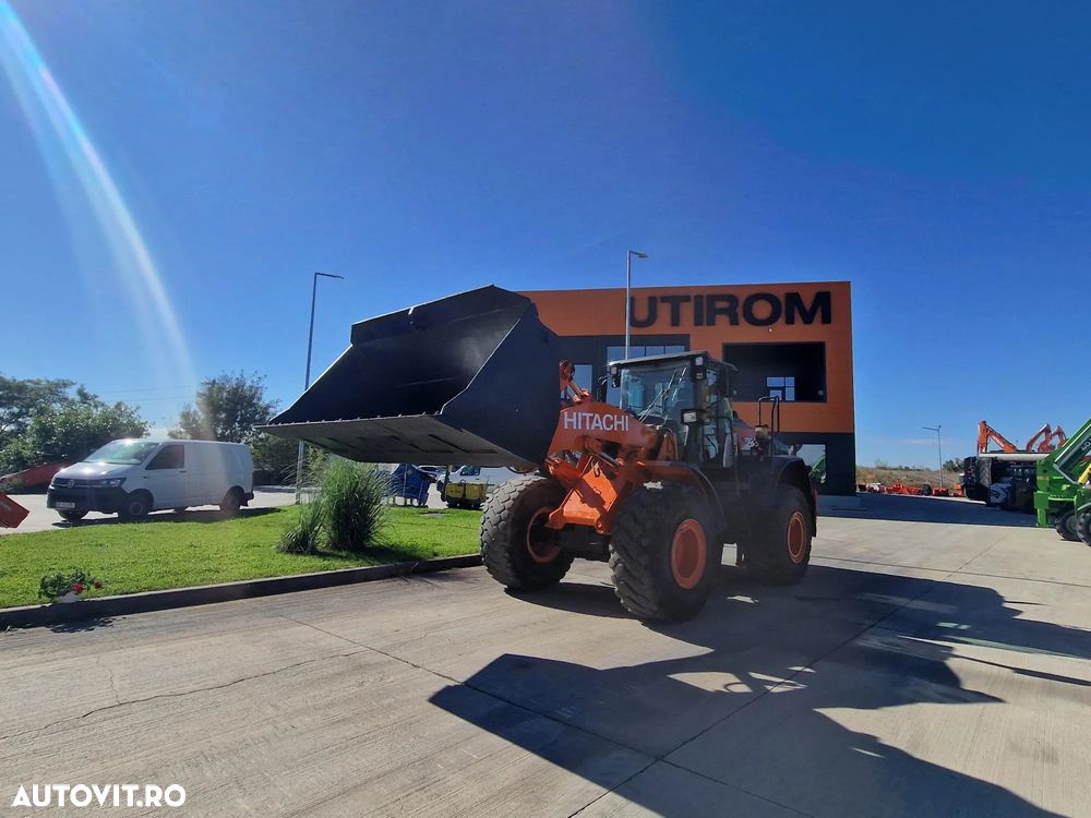 Hitachi ZW220, CUPA 3,5mc, 2018, 24.,392km, 5.880h, consum mediu 8l/h, Gresare automata, Anv MICHELIN 60% OK, ridica 15t, motor 201CP stage IV, basculare cupa la 4,2m, CUPLA RAPIDA, Posibilitate leasing 3 ani, PROMOTIE 86900 EUR+Tva - 11