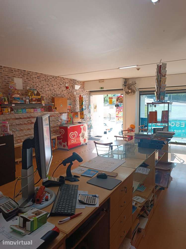 Venda loja Papelaria, Snack-Bar, Informática. Junto Escola da Bobadela - Grande imagem: 2/12