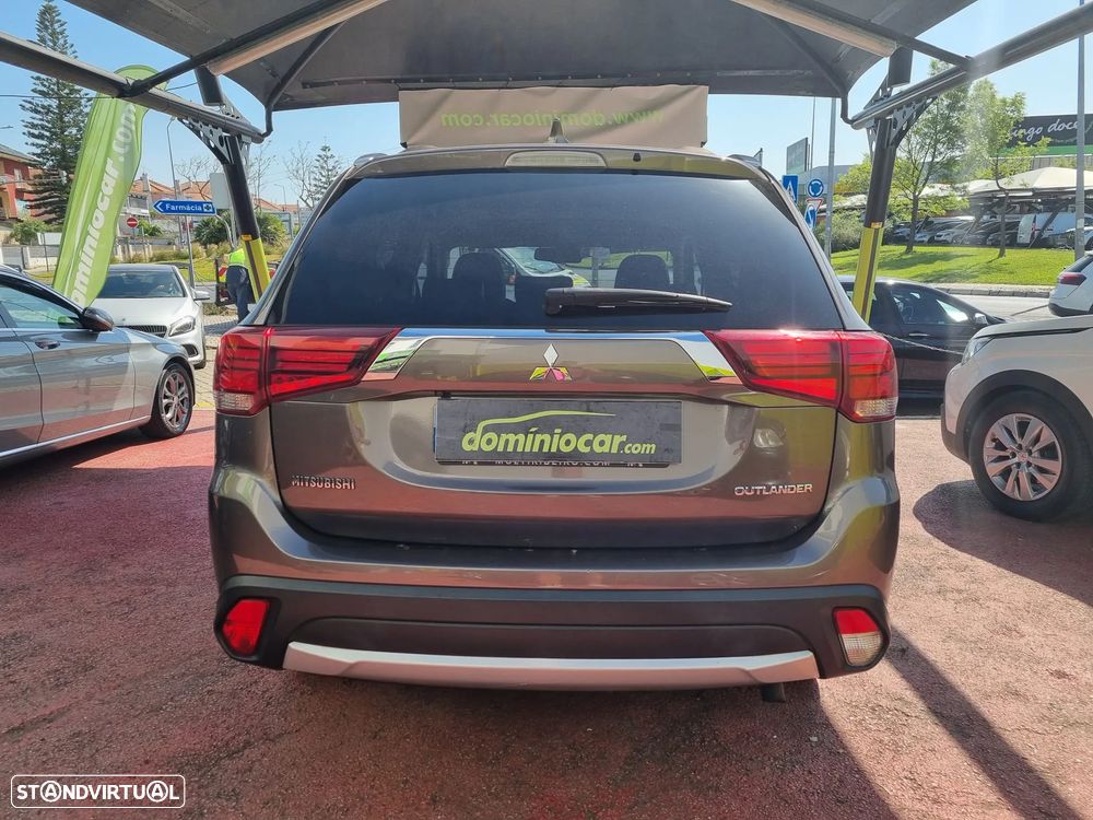 Mitsubishi Outlander 2.2 DI-D Intense - 9