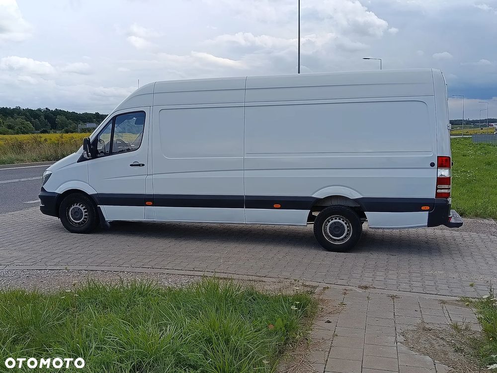 Mercedes-Benz Sprinter - 2