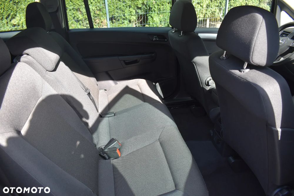 Opel Zafira 1.8 Cosmo - 29