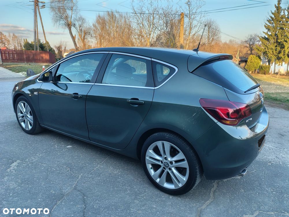 Opel Astra 1.6 Turbo Innovation - 10