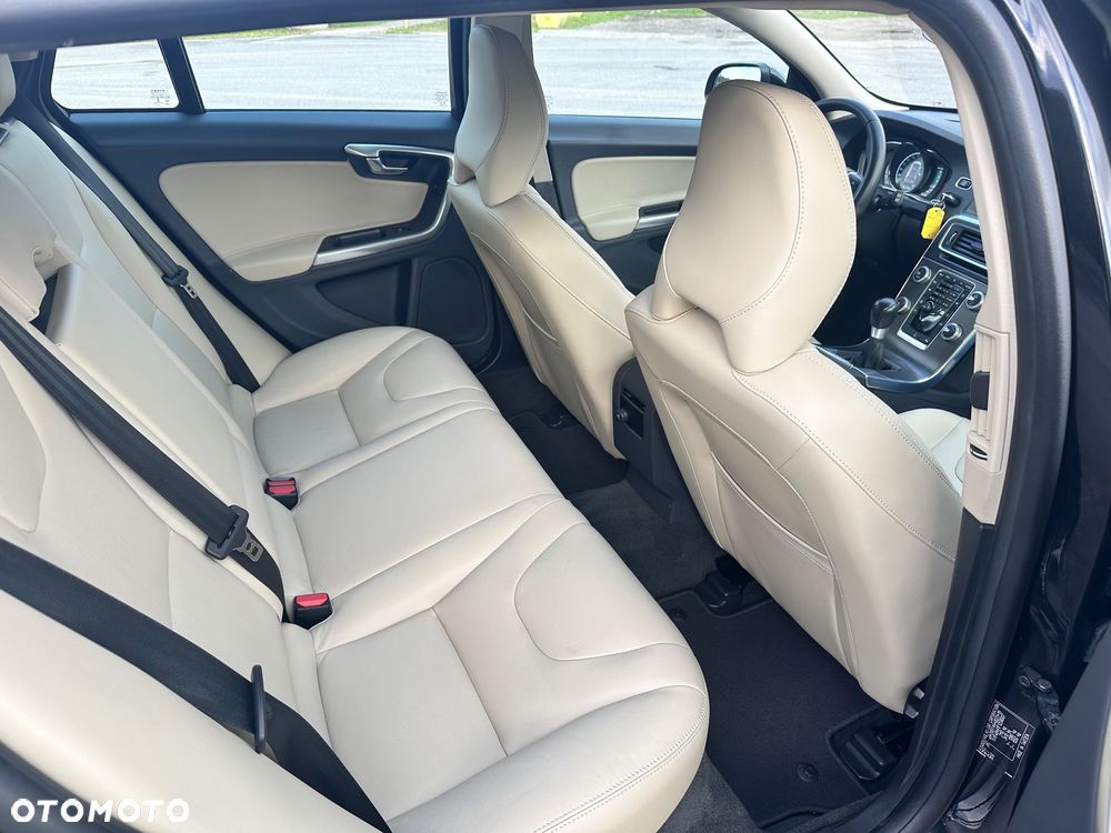 Volvo V60 D2 Kinetic - 10
