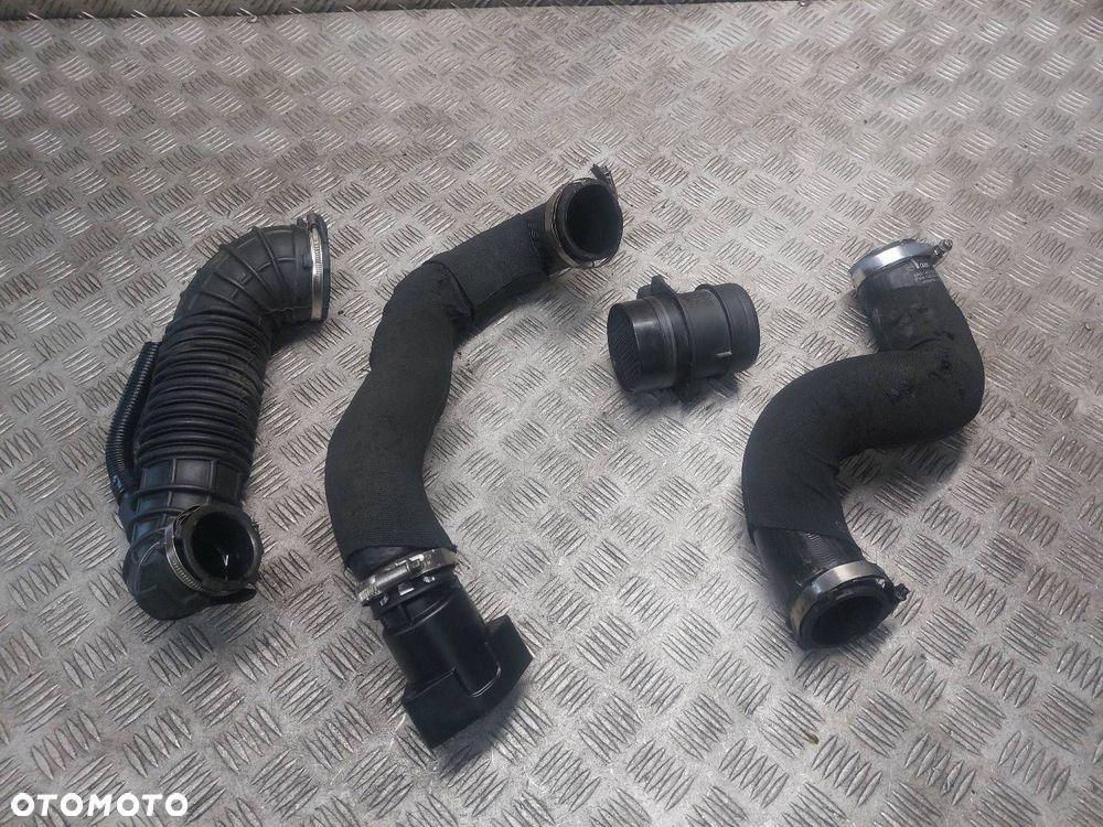 PRZEPŁYWOMIERZ + DOLOT PRZEWÓD RURA AUDI Q5 8R 2.0 TDI 8R0145737H - 1