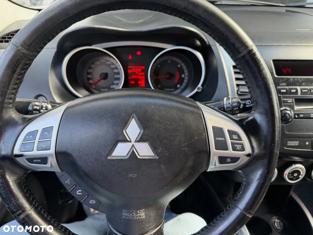 Mitsubishi Outlander 2.0 DID Intense + - 14