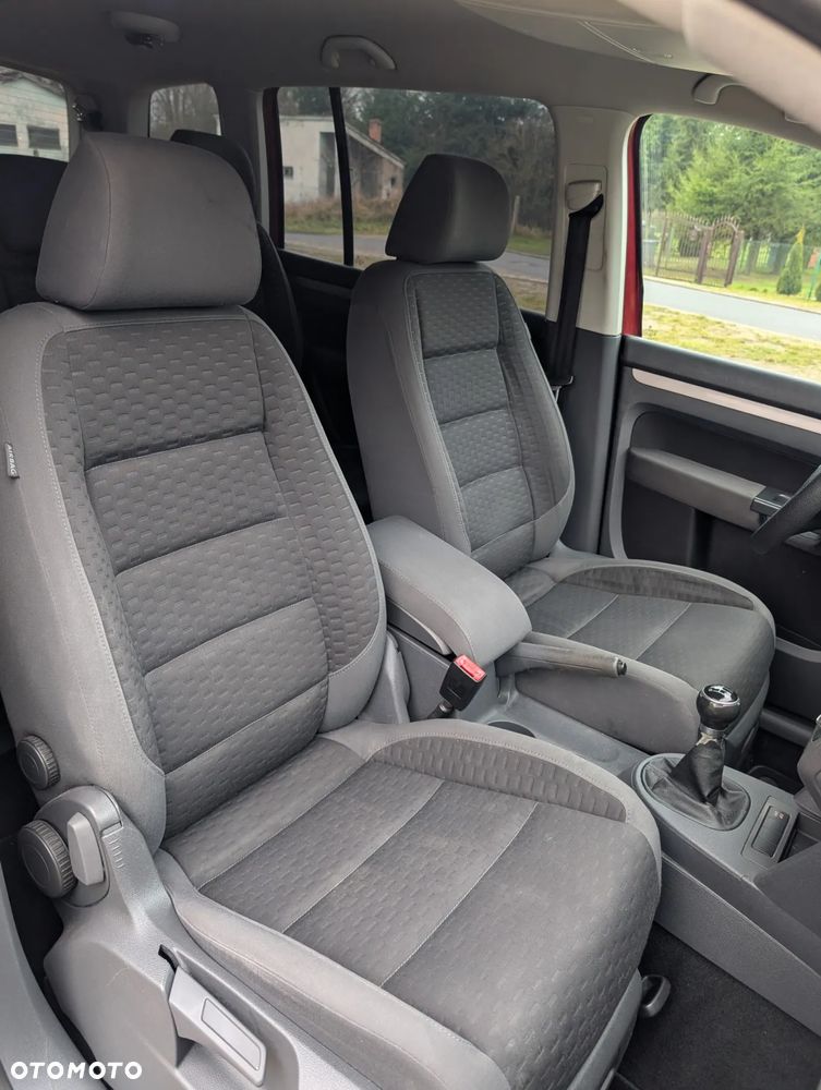 Volkswagen Touran - 20