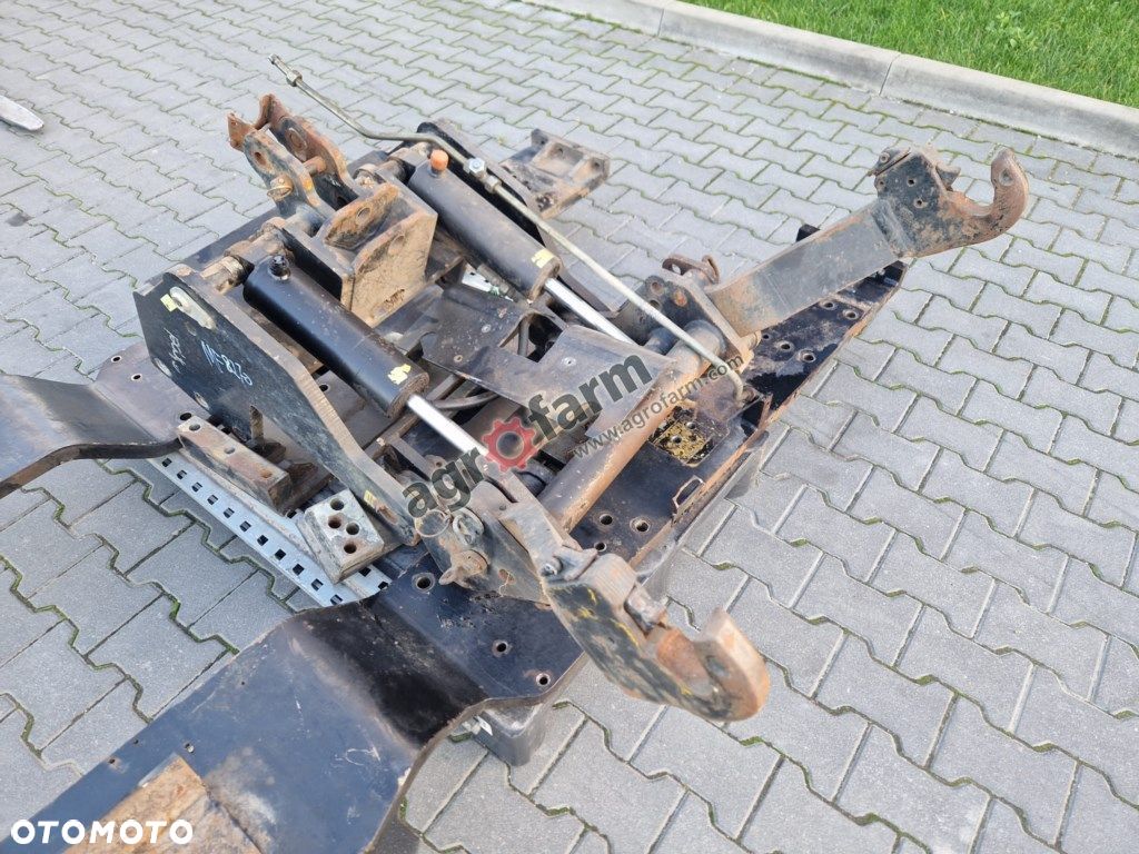 TUZ, przedni podnośnik, Massey Ferguson 8270 - 1