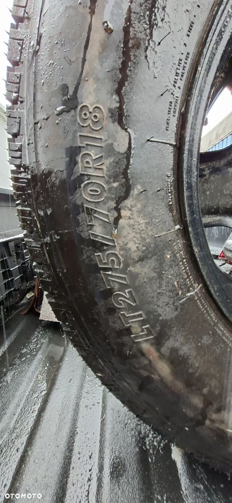 Opona  LT275/70R18 - 2