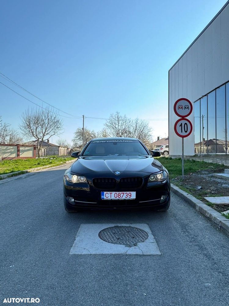 BMW Seria 5 520d Aut. Luxury Line - 8