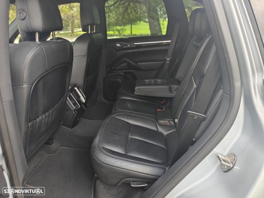 Porsche Cayenne Platinum Edition - 14