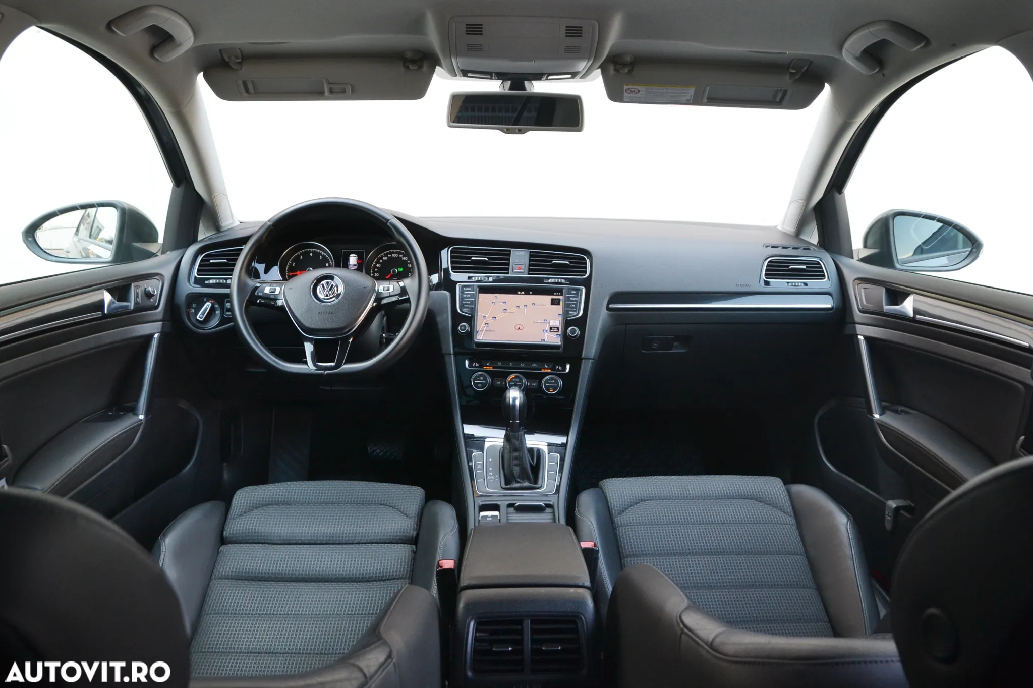 Volkswagen Golf 1.4 TSI BlueMotion Technology DSG Comfortline - 6