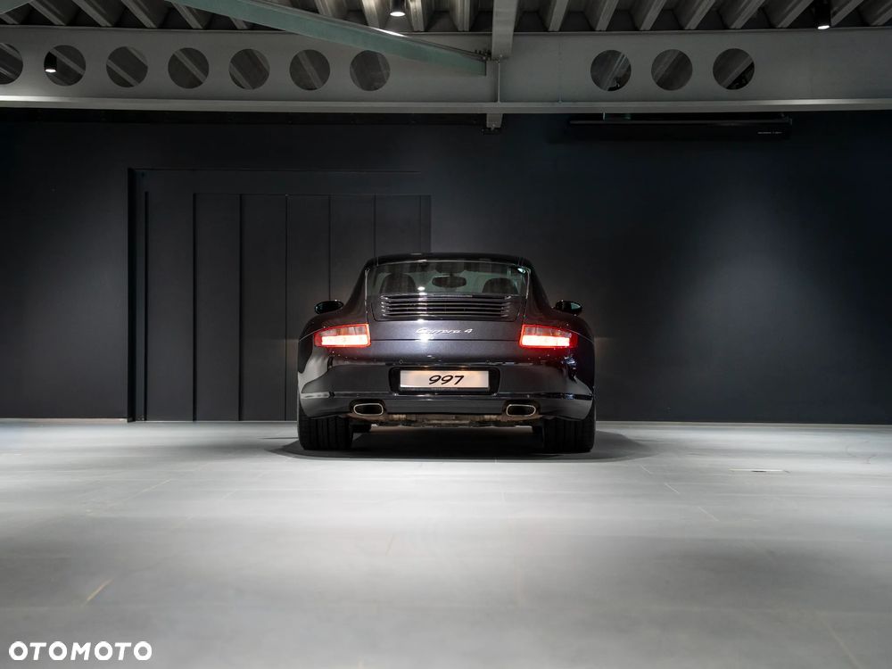 Porsche 911 Carrera 4 Tiptronic S - 20