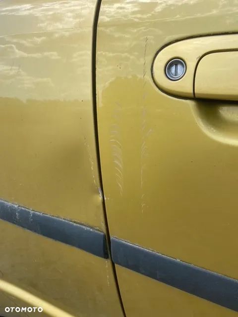 DRZWI LEWE PRAWE TOYOTA YARIS I 580 - 7