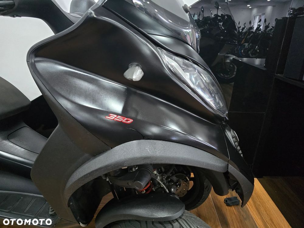 Piaggio MP-3 - 25