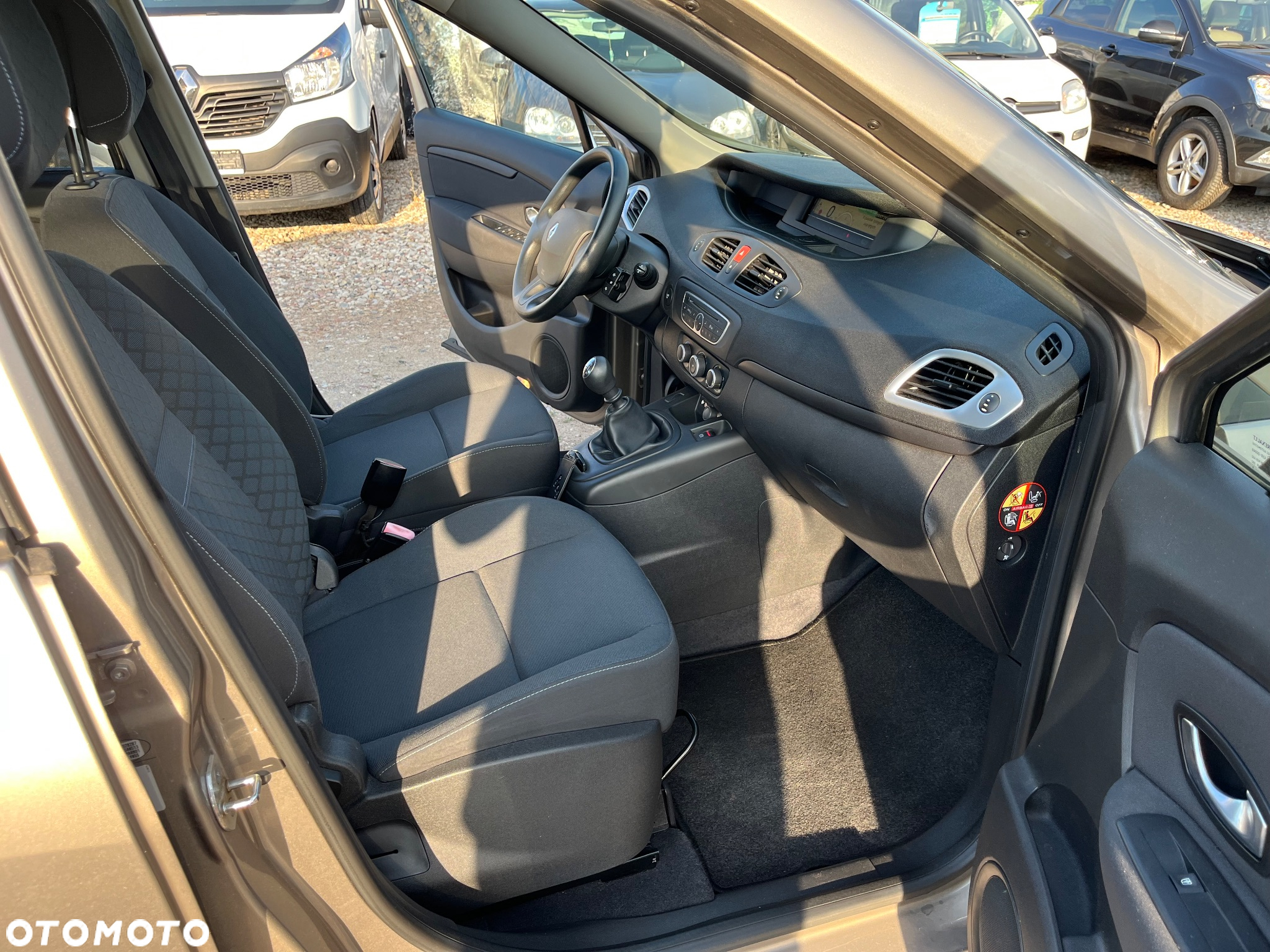 Renault Scenic 1.6 16V 110 Expression - 10