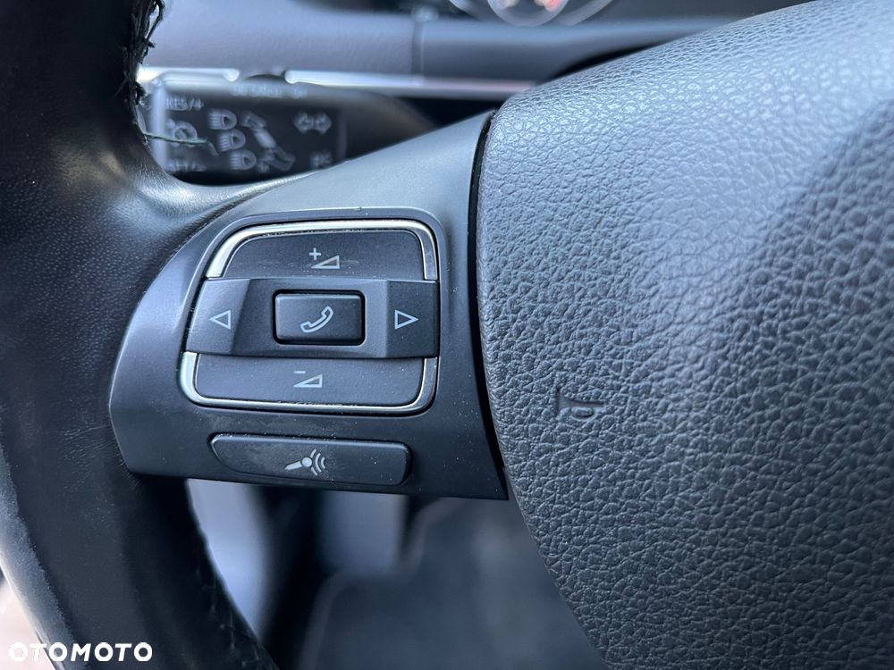 Volkswagen Touran 1.6 TDI DPF BlueMotion Technology Highline - 12