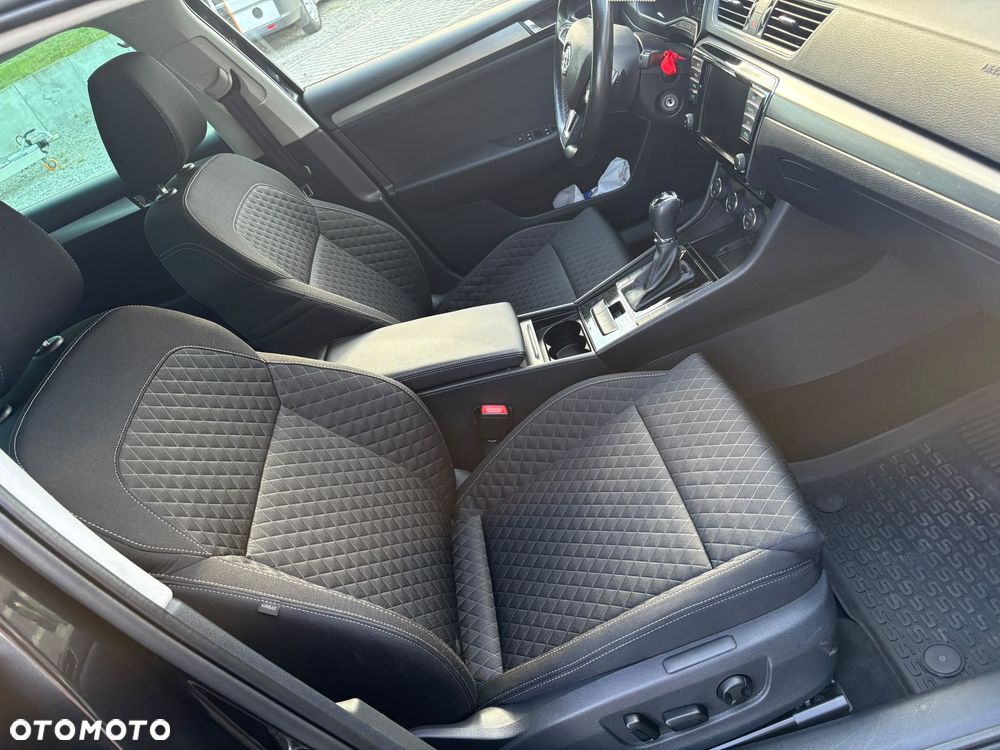 Skoda Superb 2.0 TDI Style DSG - 29