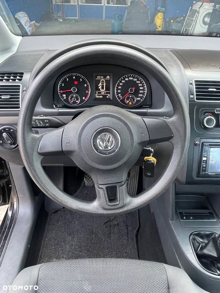 Volkswagen Touran - 6