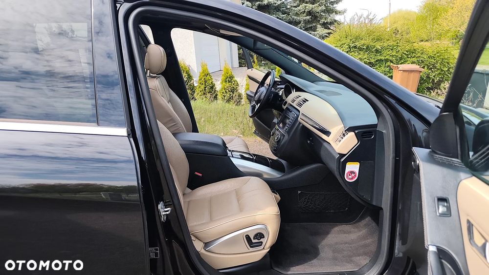 Mercedes-Benz Klasa R 350 4Matic 7G-TRONIC Travel Edition - 23