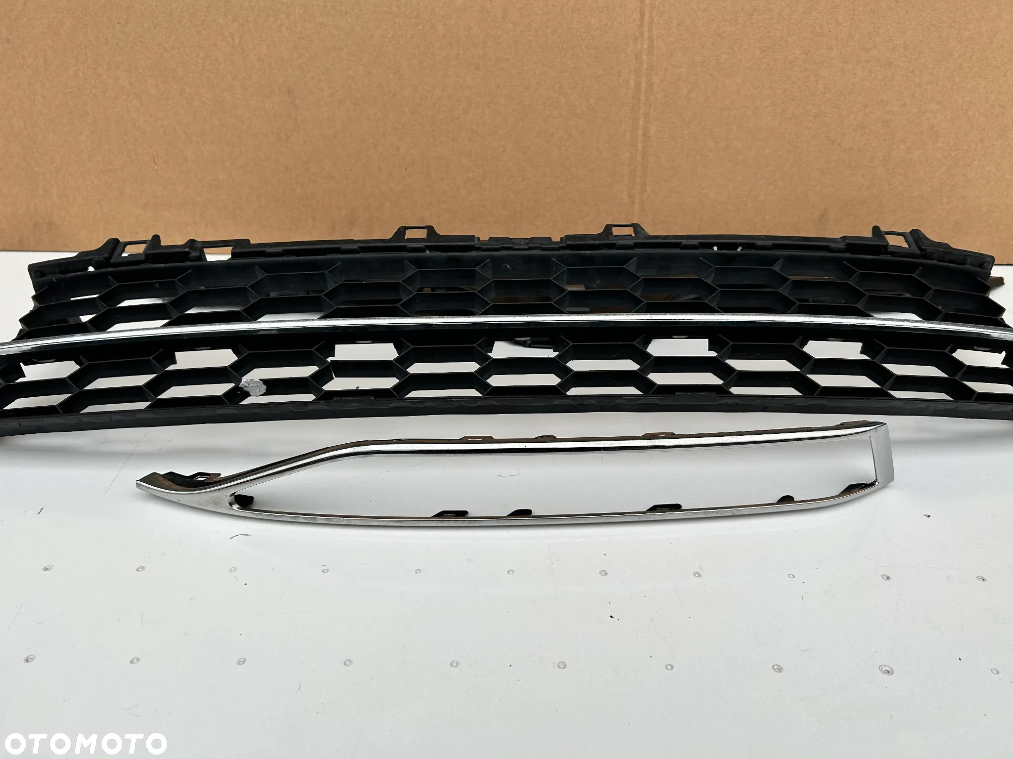 SKODA SUPERB 3V0 CHROM HALOGEN WZMOCNIENIE KRATKA ZDERZAKA PAS - 3