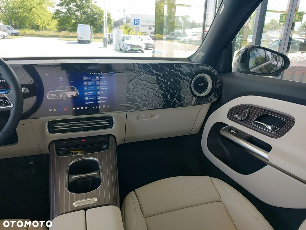 Mercedes-Benz GLB - 15