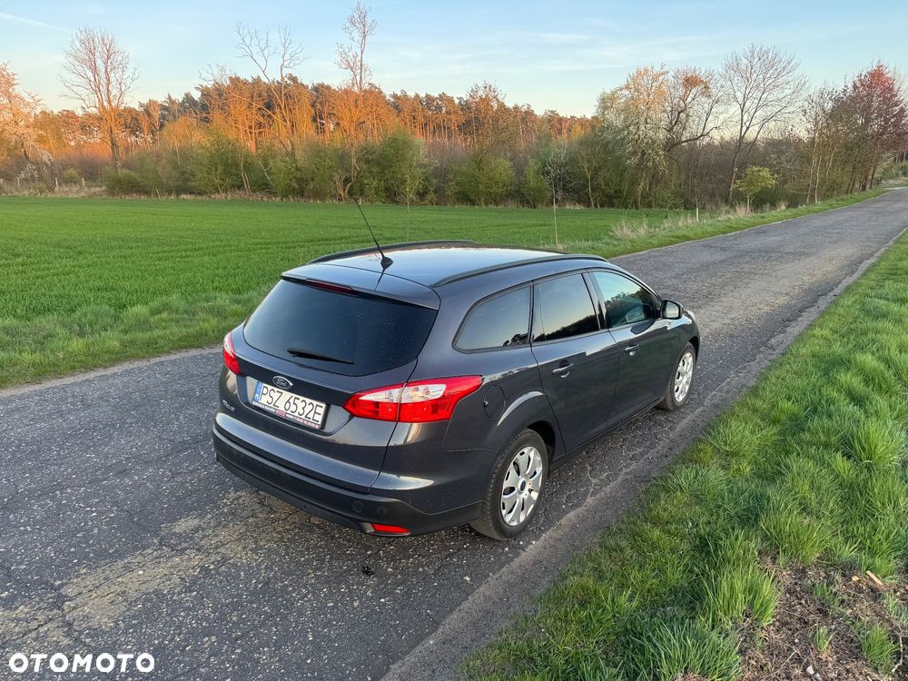 Ford Focus 1.6 Edition - 11
