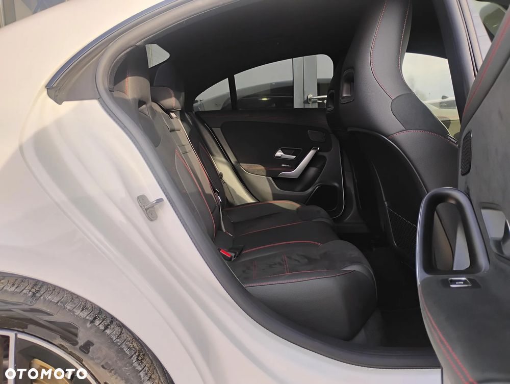 Mercedes-Benz CLA 180 mHEV AMG Line 7G-DCT - 14