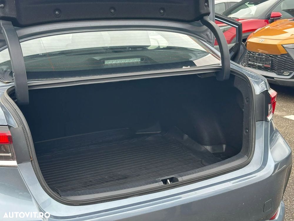 Toyota Corolla 1.8 HSD Dynamic - 6