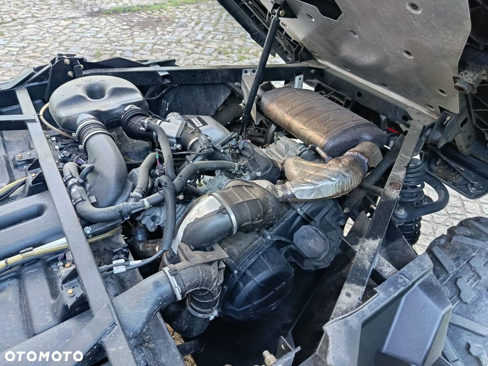 Can-Am Inny - 12