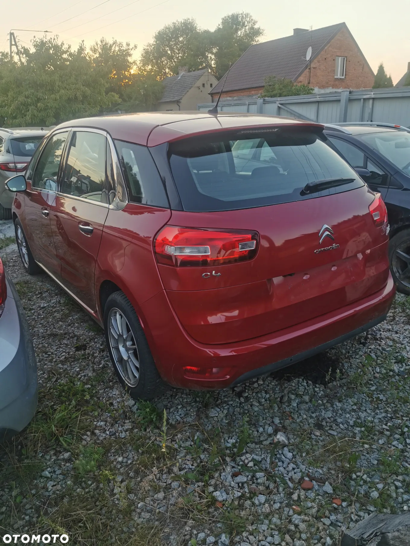Citroën C4 Picasso e-HDi 115 ETG6 Attraction - 3
