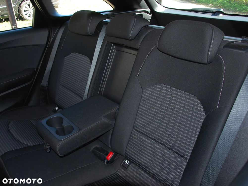 Kia Ceed - 10