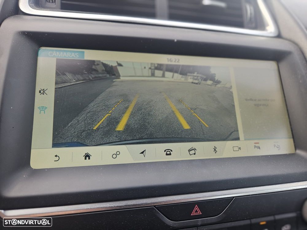 Jaguar E-Pace 2.0 i4D S - 13
