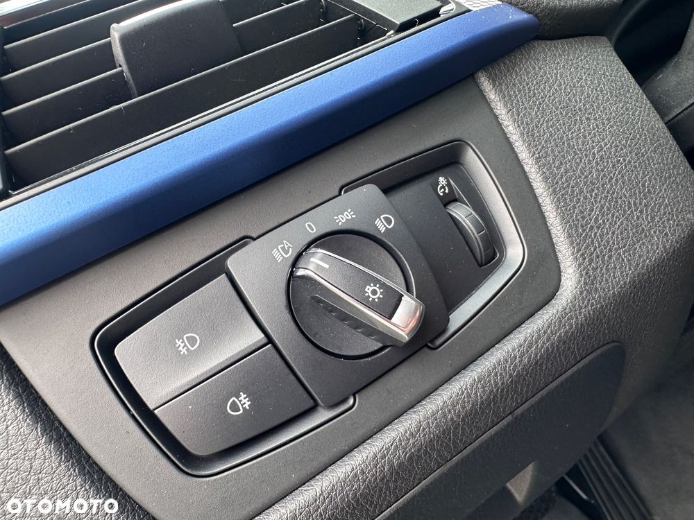 BMW Seria 3 325d M Sport - 27