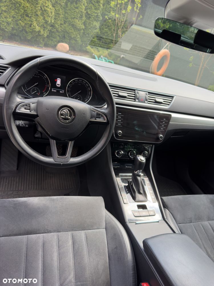Skoda Superb 2.0 TDI Style DSG7 - 18