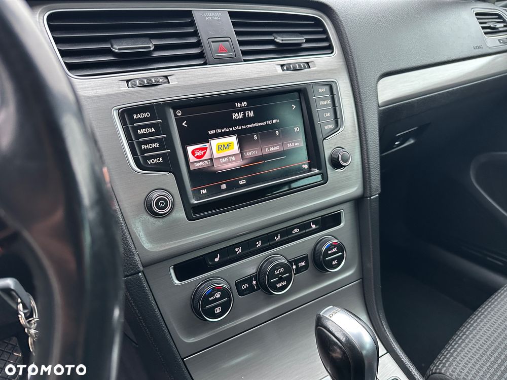 Volkswagen Golf 1.6 BlueTDI DSG Comfortline - 23