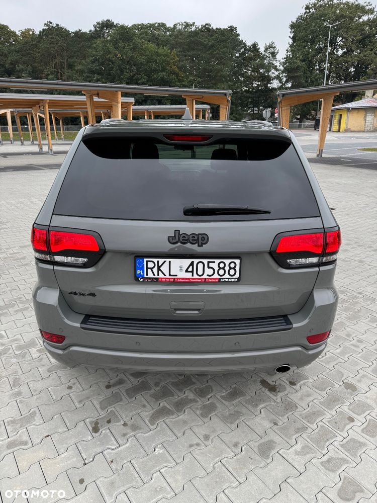 Jeep Grand Cherokee - 14