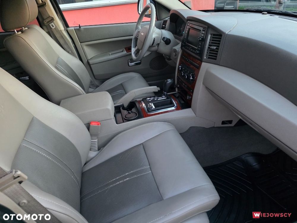 Jeep Grand Cherokee - 20