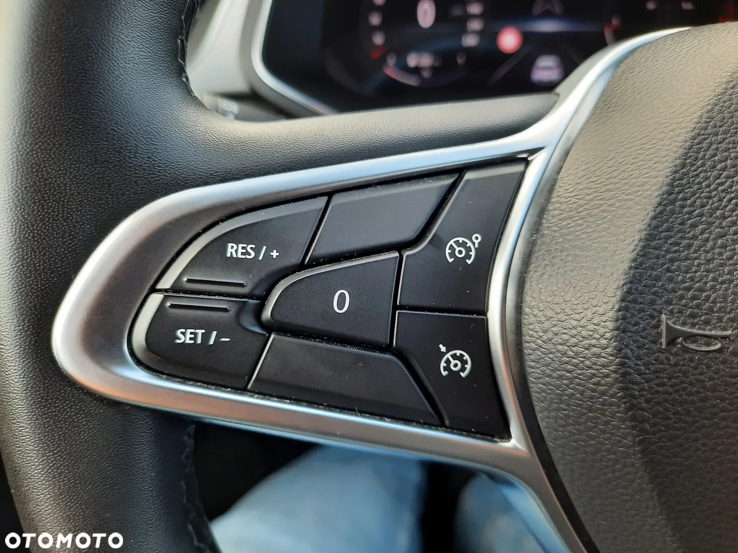 Renault Captur TCe Mild Hybrid 140 GPF EVOLUTION - 26