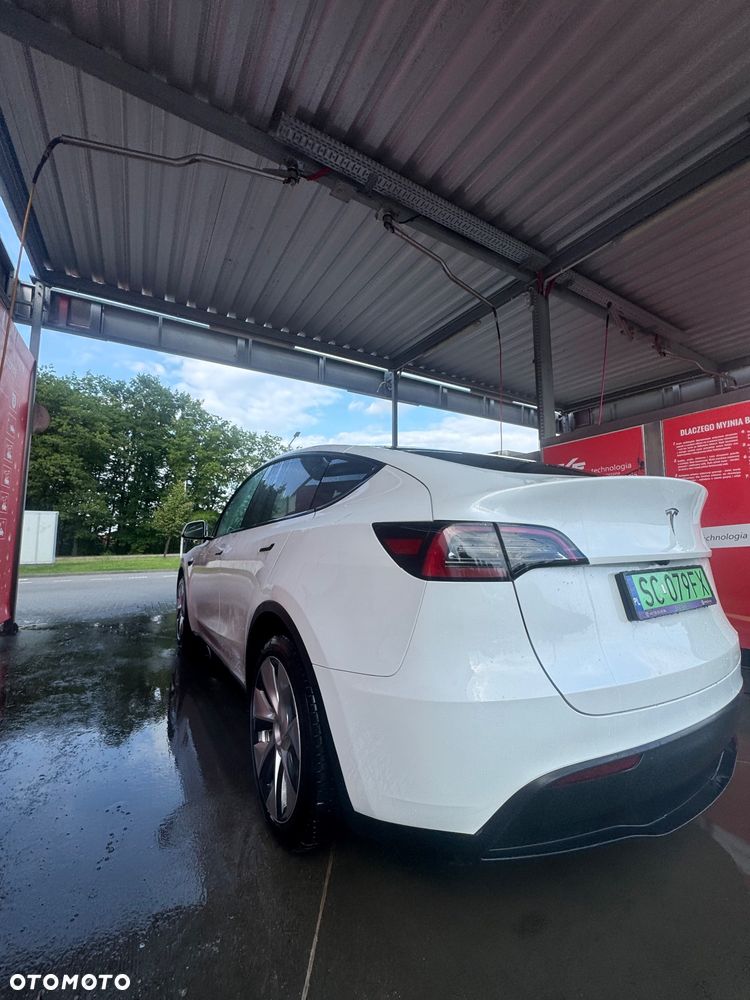 Tesla Model Y 62.5 Standard RWD - 2