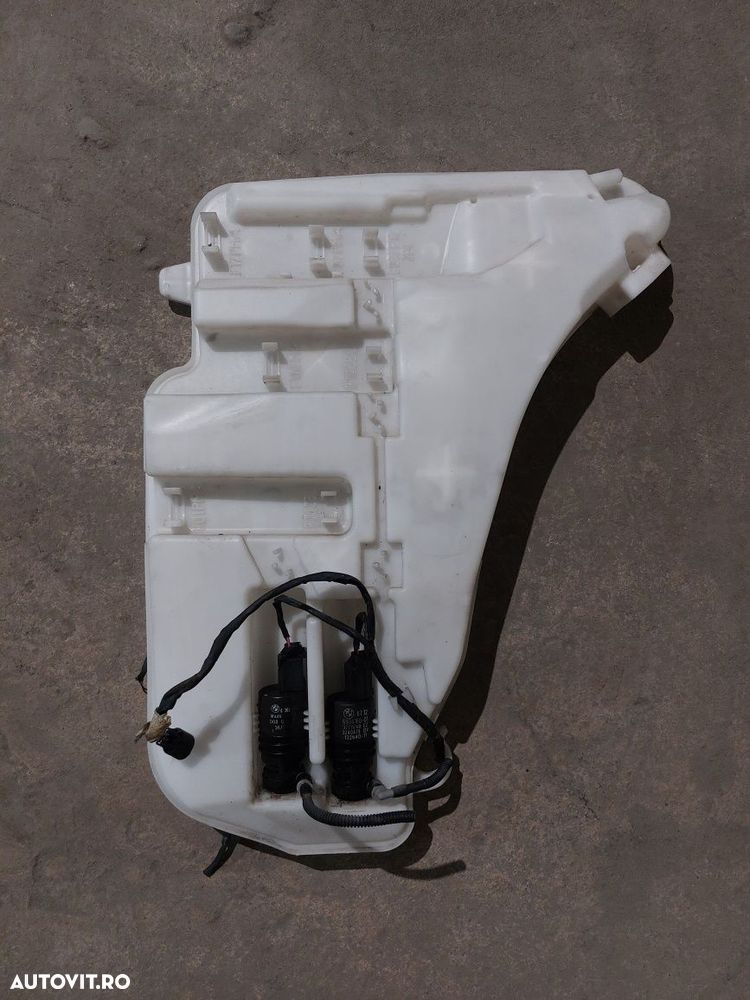 Vas lichid parbriz cu pompite BMW F10 F11 Cod 8050439 - 1