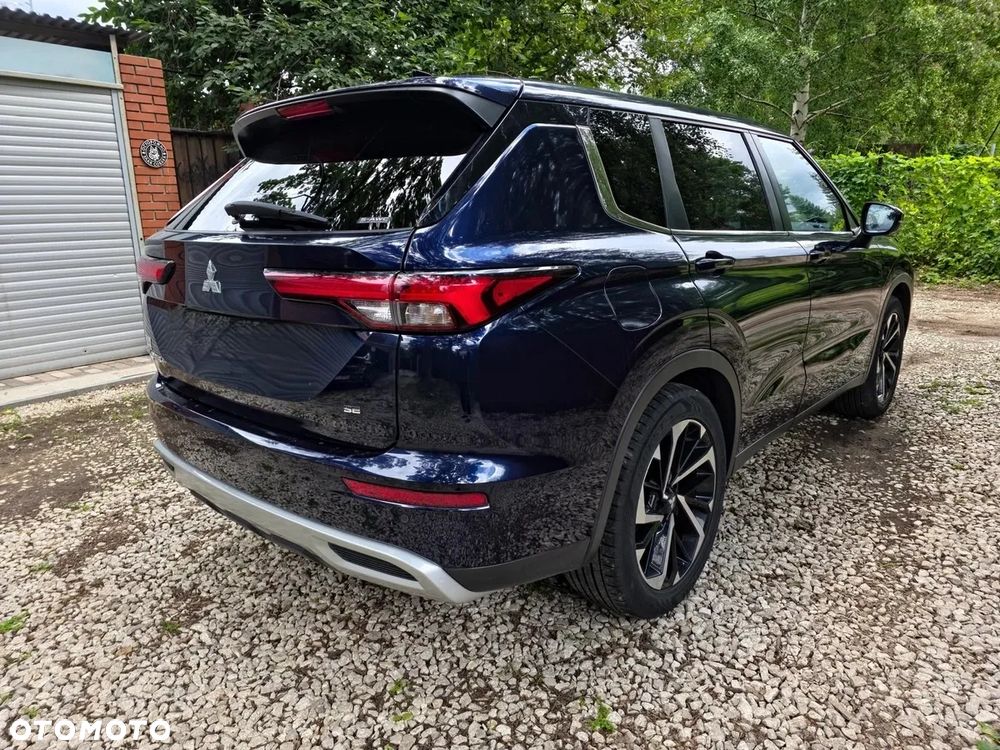 Mitsubishi Outlander - 10