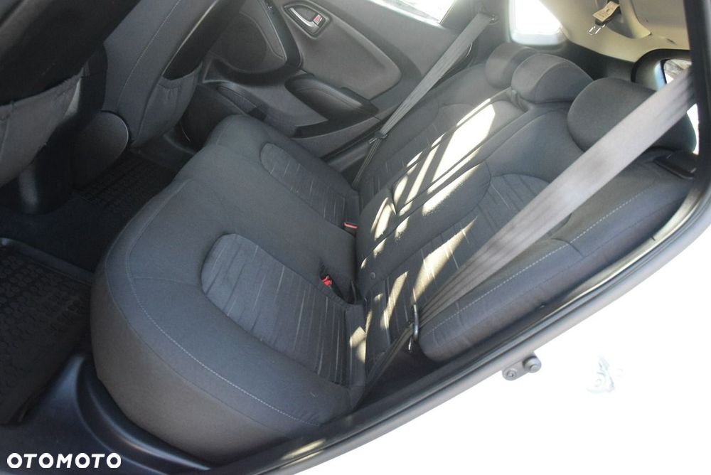 Hyundai ix35 1.6 2WD Fifa World Cup Edition - 25