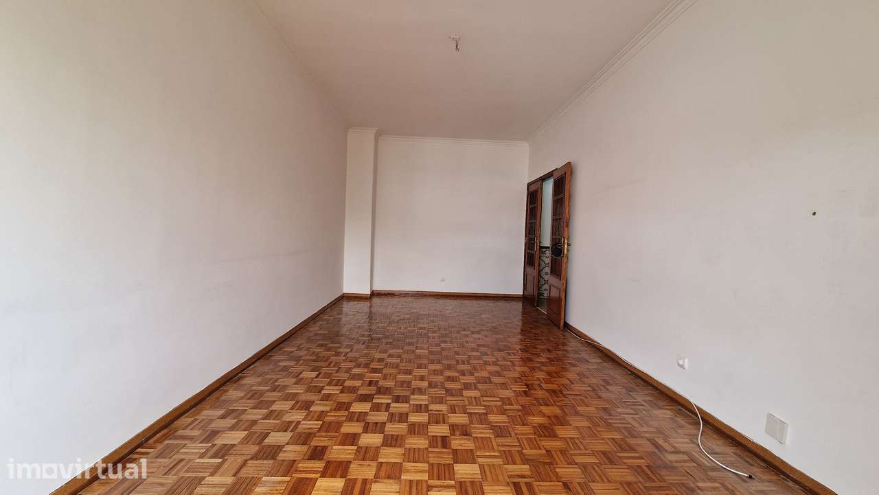 Apartamento T2 na Póvoa de Santa Iria - Oportunidade! - Grande imagem: 2/13