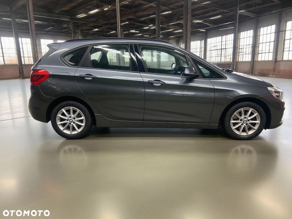 BMW Seria 2 218i - 4