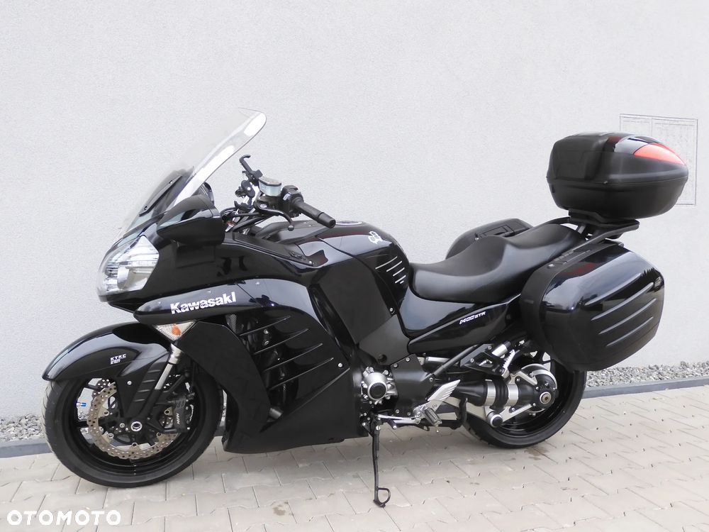 Kawasaki GTR - 23
