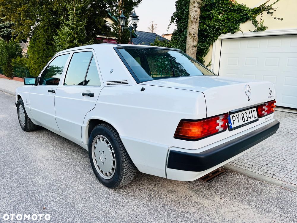 Mercedes-Benz W201 (190) - 4