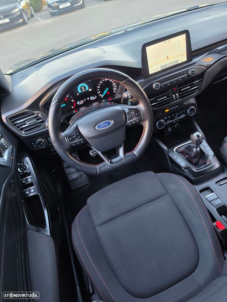 Ford Focus SW 1.5 TDCi ST-Line - 38